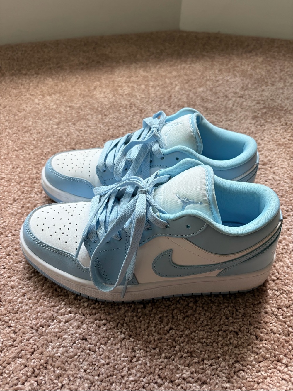 Jordan 1 Kids' Low-Top Sneakers in Light Blue and White